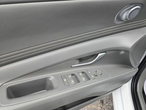 Used 2025 Hyundai Elantra Sport FWD image 35