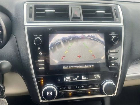 Used 2019 Subaru Outback 2.5i Premium image 19