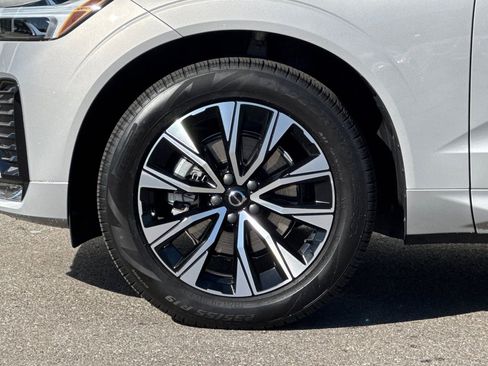 Used 2025 Volvo XC60 B5 Core w/ Protection Package Premier image 32