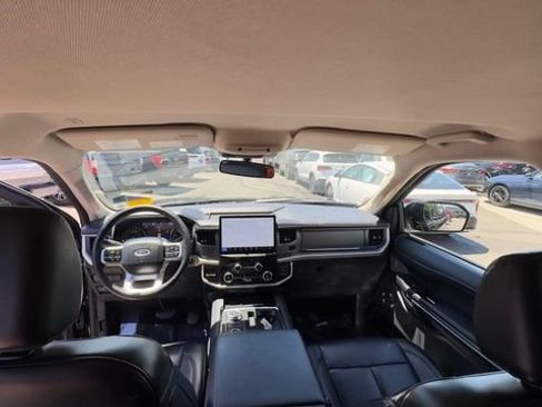 Certified 2024 Ford Expedition XLT AWD/4WD image 17