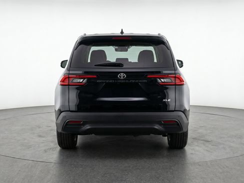 Used 2025 Toyota Grand Highlander FWD image 7