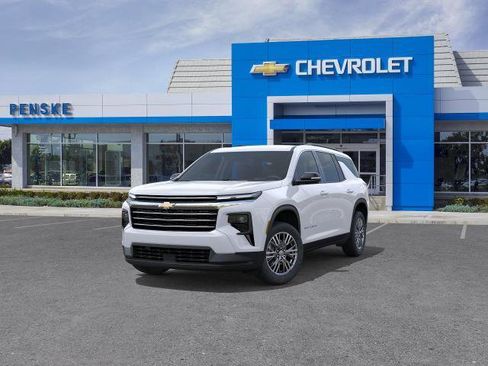New 2026 Chevrolet Traverse LT w/ LPO, Floor Liner Package FWD image 8