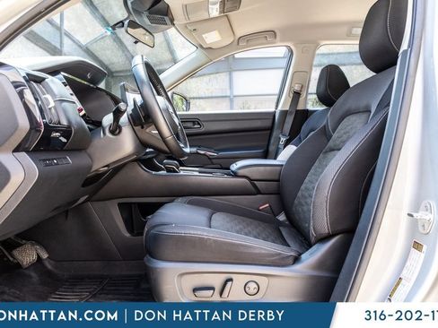 Used 2023 Nissan Pathfinder SV AWD/4WD image 4