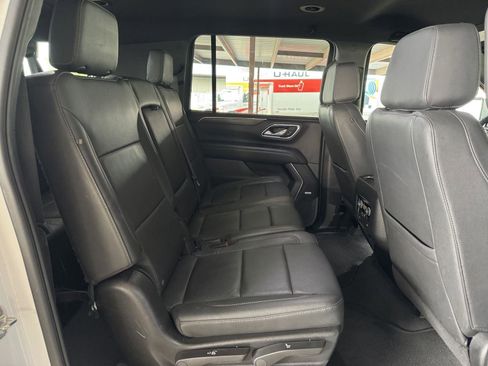 Used 2024 Chevrolet Suburban LT image 37