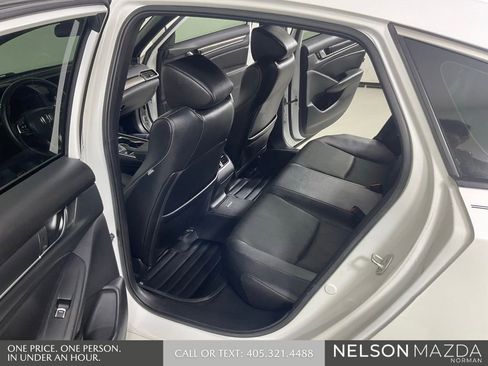 Used 2019 Honda Accord Sport image 13