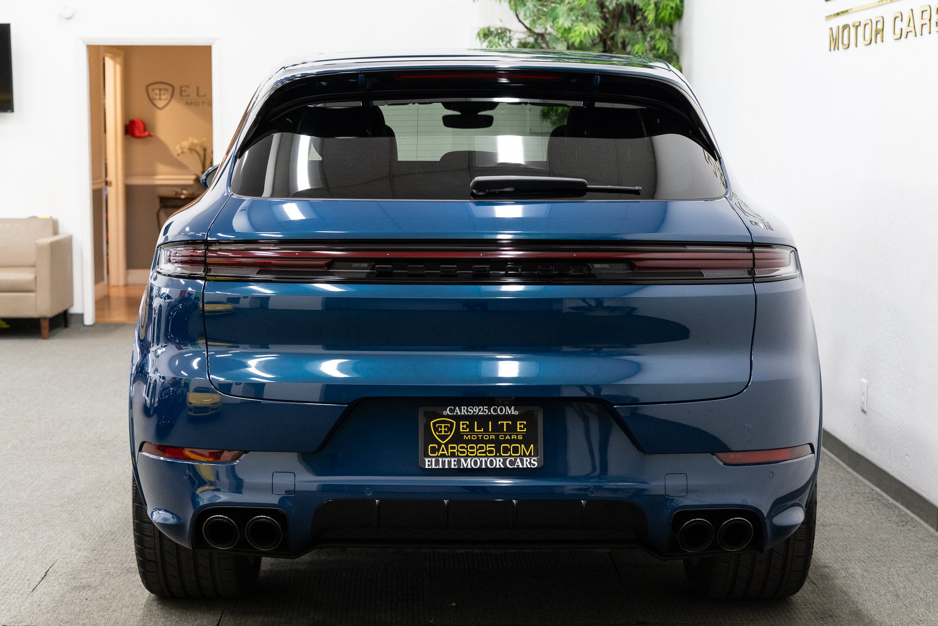 Used 2024 Porsche Cayenne S AWD/4WD image 4