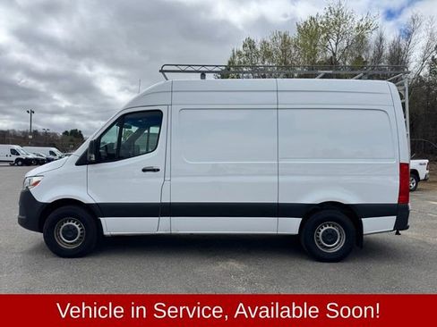 Used 2022 Mercedes-Benz Sprinter 1500 image 2