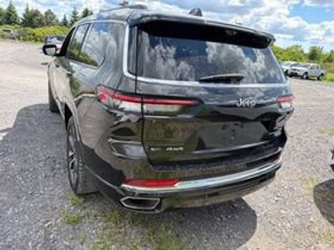 Used 2022 Jeep Grand Cherokee L Overland w/ Luxury Tech Group IV AWD/4WD image 5