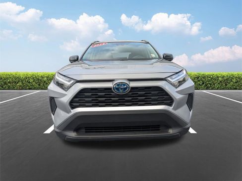 Used 2024 Toyota RAV4 LE AWD/4WD image 10