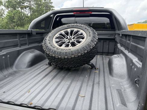 Used 2018 Chevrolet Colorado ZR2 w/ LPO, Premium Interior Package AWD/4WD image 27