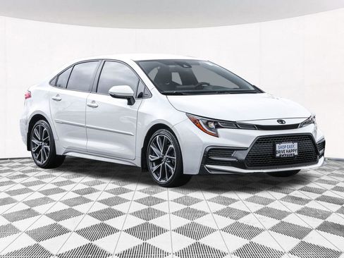 Used 2022 Toyota Corolla SE image 8