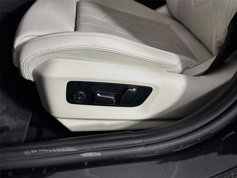Used 2024 BMW i5 eDrive40i w/ M Sport Package RWD image 22