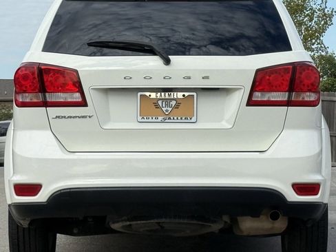 Used 2019 Dodge Journey SE image 4