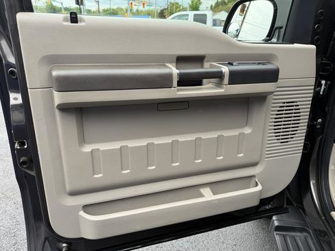 Used 2008 Ford F350 4x4 Regular Cab Super Duty image 6