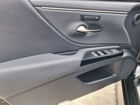 Used 2024 Lexus ES 350 w/ Premium Package FWD image 33