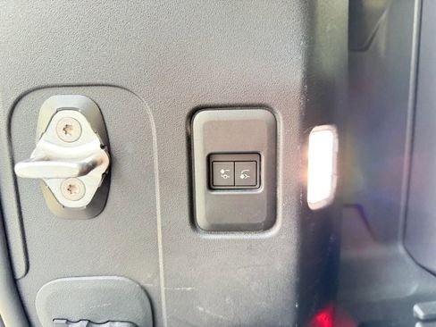Used 2021 Land Rover Defender 110 X-Dynamic HSE AWD/4WD image 43