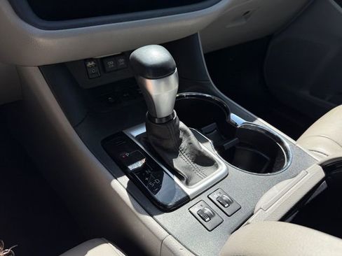 Used 2017 Toyota Highlander XLE AWD/4WD image 17