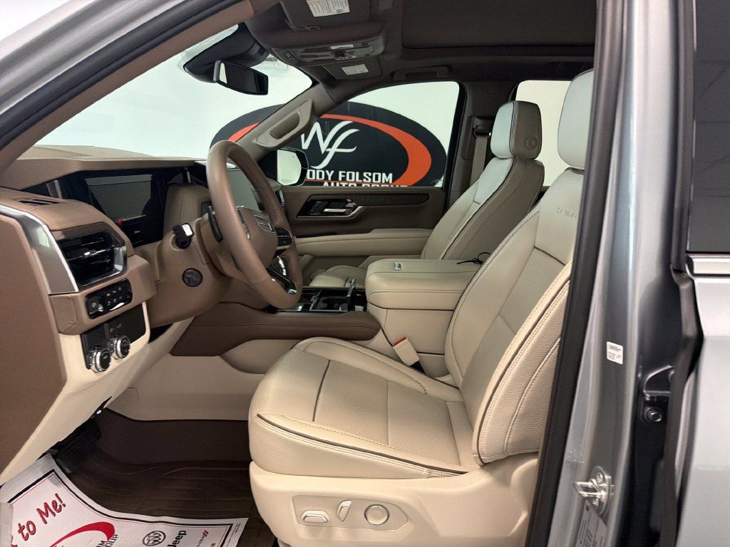 Used 2025 GMC Yukon Denali w/ Sun & Power Step Package RWD image 11