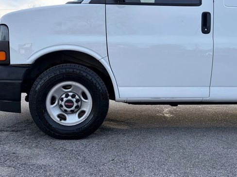 Used 2018 GMC Savana 2500 Extended w/ Enhanced Convenience Package image 2