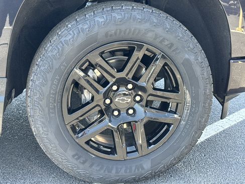 Used 2023 Chevrolet Silverado 1500 RST w/ Z71 Off-Road Package image 13