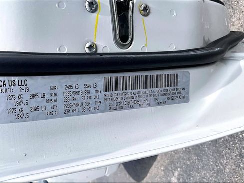 Used 2019 Jeep Cherokee High Altitude FWD image 3