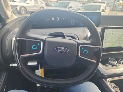 New 2025 Ford Expedition Max Platinum w/ Driver's Package image 35