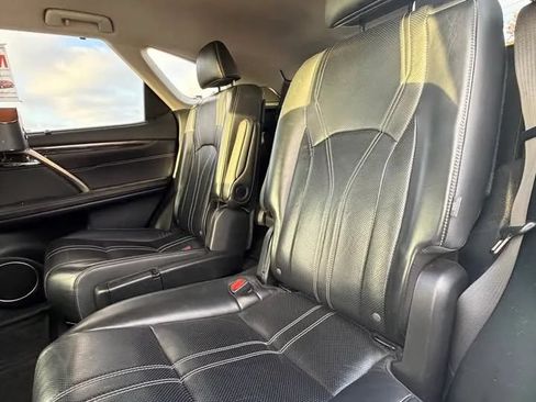 Used 2018 Lexus RX 450hL Luxury w/ Accessory Package AWD/4WD image 10