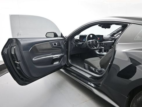 Used 2024 Ford Mustang Coupe RWD image 8