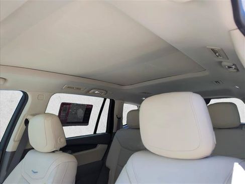 Used 2024 Cadillac XT6 Premium Luxury FWD image 15
