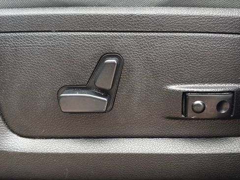 Used 2019 RAM 1500 Classic SLT w/ Luxury Group AWD/4WD image 26