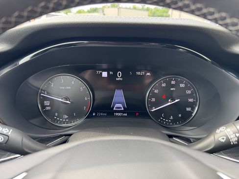 Used 2022 Buick Envision Essence w/ Technology Package I FWD image 12