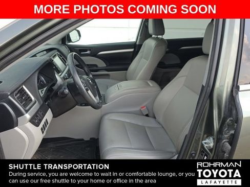 Used 2018 Toyota Highlander XLE AWD/4WD image 6