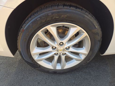 Used 2016 Chevrolet Malibu LT image 24