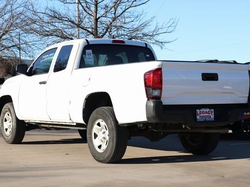 Used 2022 Toyota Tacoma SR image 7
