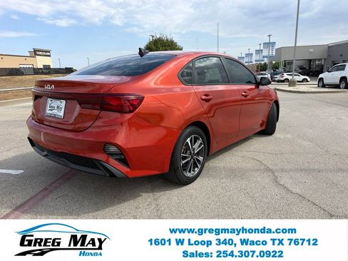 Used 2023 Kia Forte LXS FWD image 3