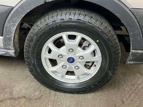 Used 2015 Ford Transit 150 XLT image 5