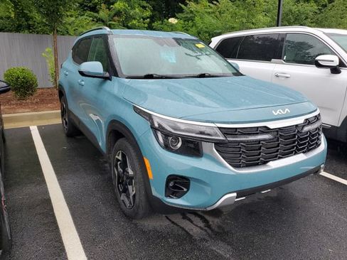 Certified 2024 Kia Seltos EX FWD image 3