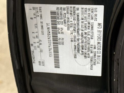 Used 2003 Lincoln Town Car Signature RWD image 26