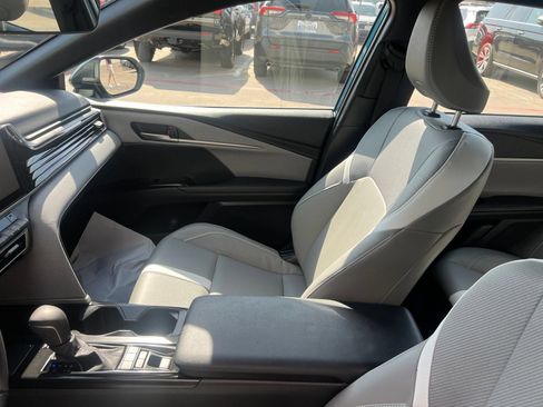 Used 2026 Toyota Camry SE w/ Multimedia Upgrade Package FWD image 15