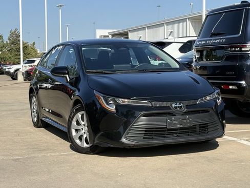 Used 2024 Toyota Corolla LE FWD image 2