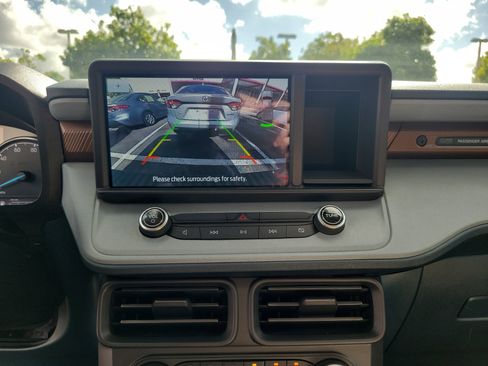 Used 2022 Ford Maverick Lariat w/ Lariat Luxury Package image 21