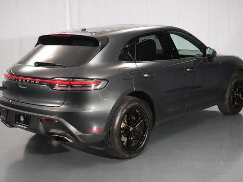Used 2022 Porsche Macan AWD/4WD image 11