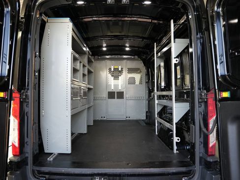 Used 2018 Ford Transit 250 148 Medium Roof RWD image 28