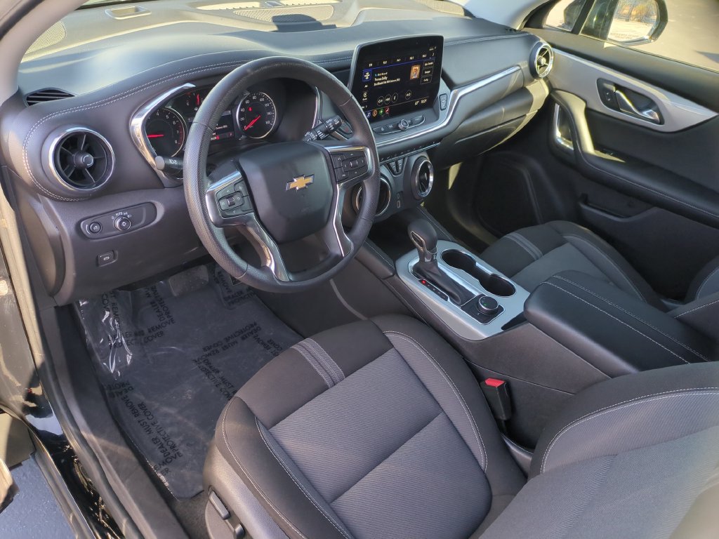 Used 2025 Chevrolet Blazer LT FWD image 22