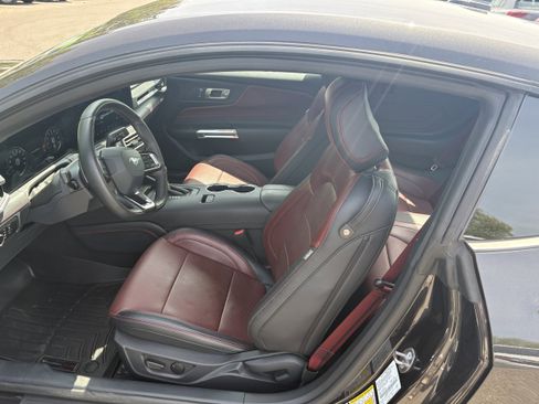 Used 2024 Ford Mustang GT Premium RWD image 3
