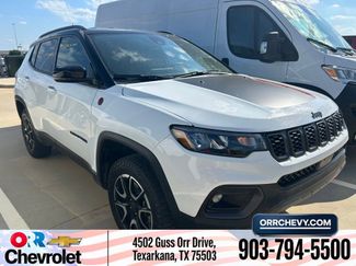Used 2025 Jeep Compass Trailhawk w/ Trailer Tow Group AWD/4WD video 1