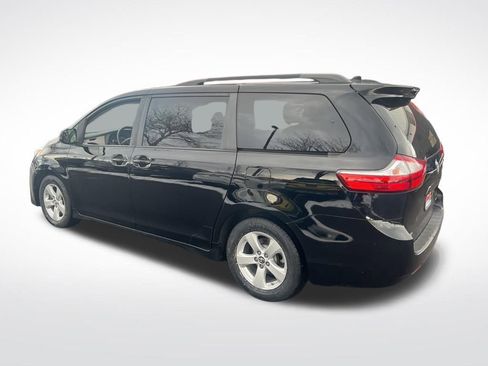 Used 2019 Toyota Sienna LE image 43