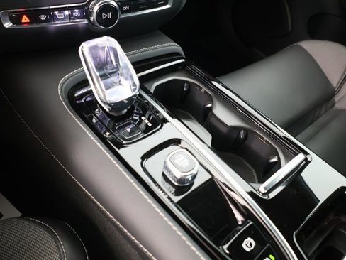 Used 2024 Volvo S60 T8 Ultimate w/ Climate Package image 17