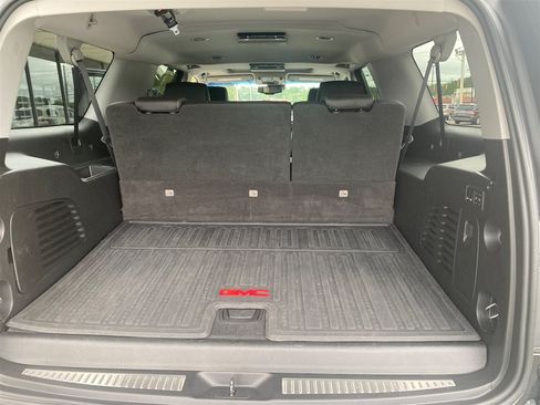 Used 2018 GMC Yukon XL Denali w/ Denali Ultimate Package AWD/4WD image 13