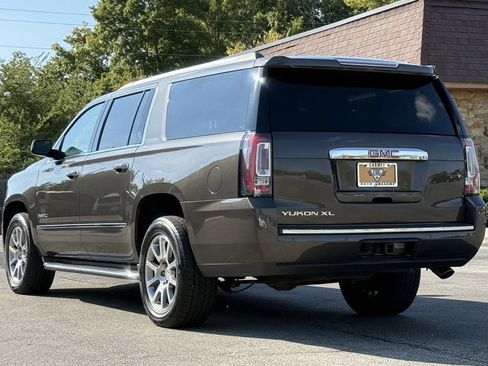 Used 2019 GMC Yukon XL Denali w/ Open Road Package image 3
